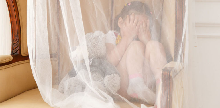 Πληγωμένο παιδί, ενήλικας σε κρίση