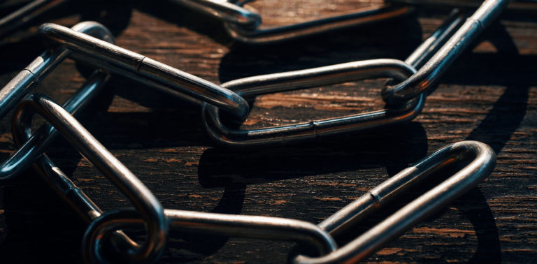 Τέσσερις καταστάσεις του νου που μας φυλακίζουν στον πόνο