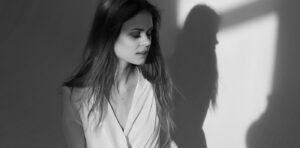 Η σκιά του εαυτού μας: τα κομμάτια που κρύβουμε